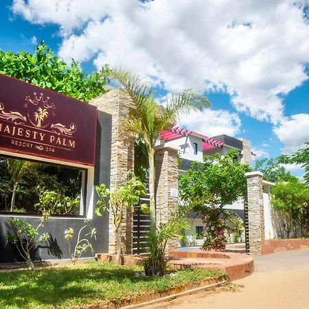 מאהאג'נגה Majesty Palm Resort מראה חיצוני תמונה