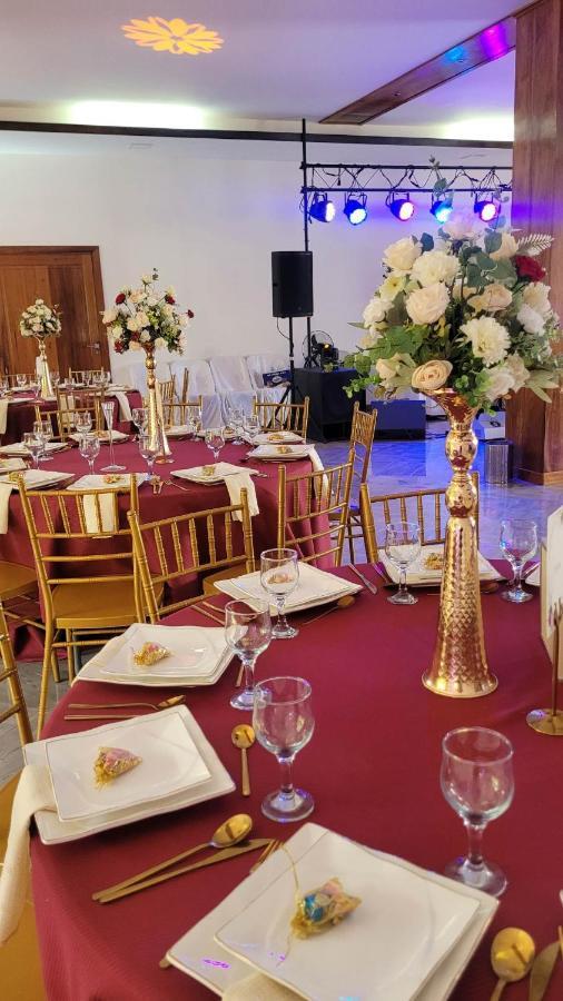 מאהאג'נגה Majesty Palm Resort מראה חיצוני תמונה